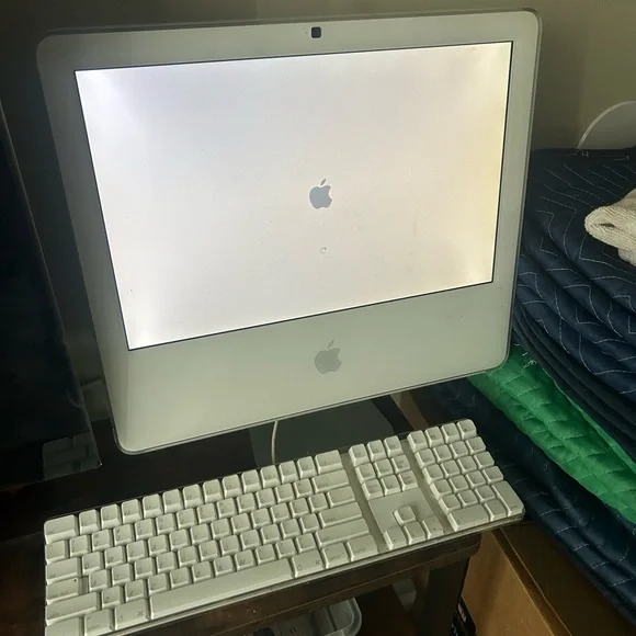 Apple iMac with White Keyboard